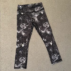 Betsy Johnson performance patterned workout capri leggings XS